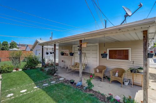 5527 Kilbourn Ave, Chicago IL 60646-5937 exterior