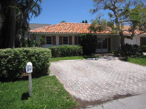 17 Hersey Dr, Boynton Beach, FL 33435-7016