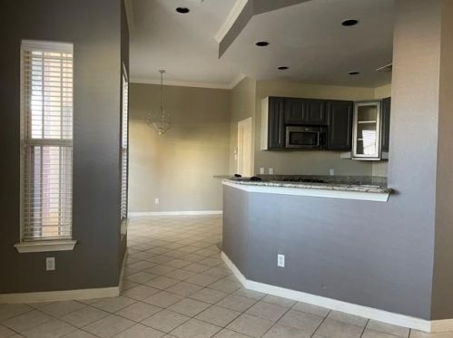 532 Alcalde St, Dallas TX  75246-1368 exterior