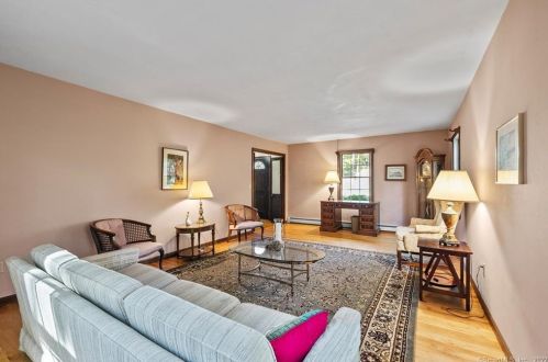 59 Sarah Bishop Rd, Ridgefield CT 06877-1215 exterior