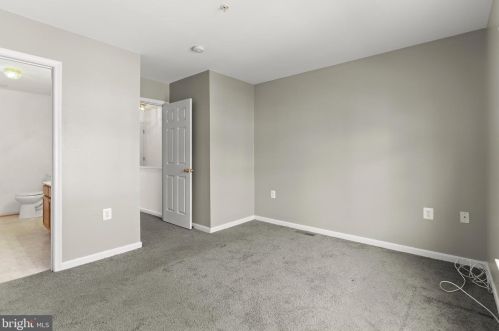 1813 Tobias Dr, Washington DC 20020-2955 exterior