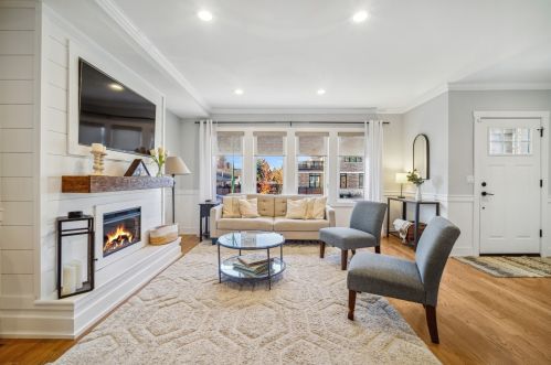 5821 Napoleon Ave, Chicago IL  60631-2624 exterior