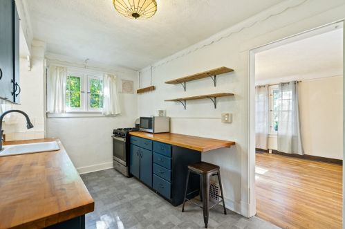 1986 Chalfant St, Pittsburgh PA 15221-1202 exterior