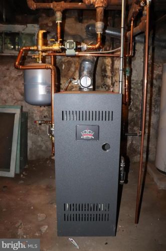 359 Mcclellan Ave, Trenton NJ 08610-6047 exterior