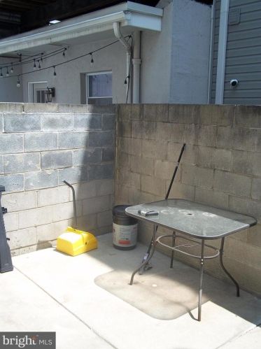 1235 2nd St, Philadelphia PA 19122-3324 exterior