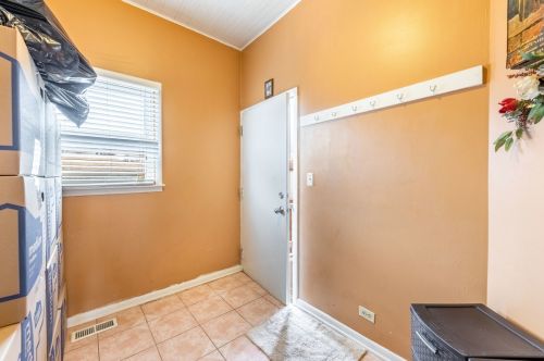 5643 California, Chicago IL 60659-4815 exterior