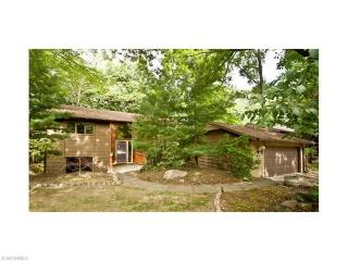17634 Ridge Creek Rd, Cleveland, OH 44136-4359