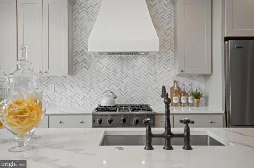 30 Adams St, Washington DC  20001-1026 exterior