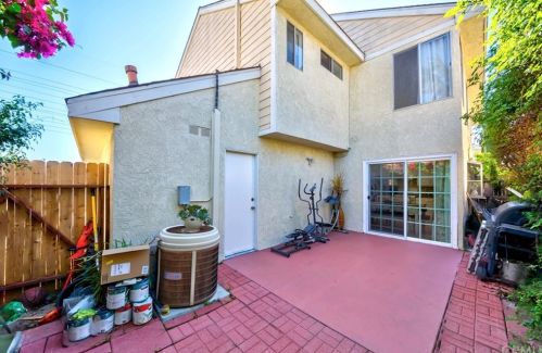 8636 Ramona St, Bellflower CA 90706-6320 exterior