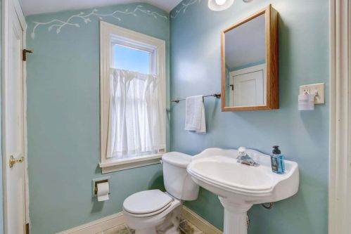 2335 54 St, Milwaukee WI 53219-3352 exterior