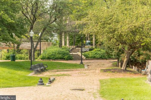 3143 Ft Lincoln Dr, Washington DC 20018-4311 exterior