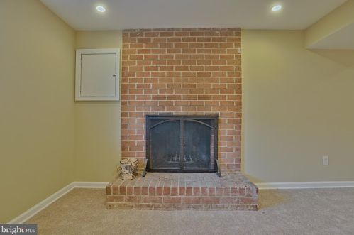 366 Beaghan Dr, Glen Burnie MD 21060-8238 exterior