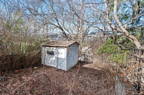 1322 Lowrie St, Pittsburgh PA 15212-4326 exterior