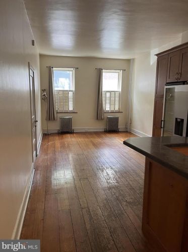 519 Fairmount Ave, Philadelphia PA  19123-2809 exterior