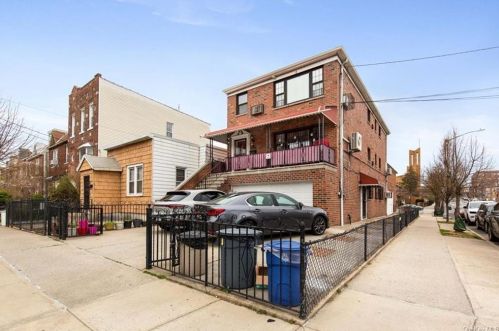 1900 Mulford Ave, Bronx NY  10461-4009 exterior