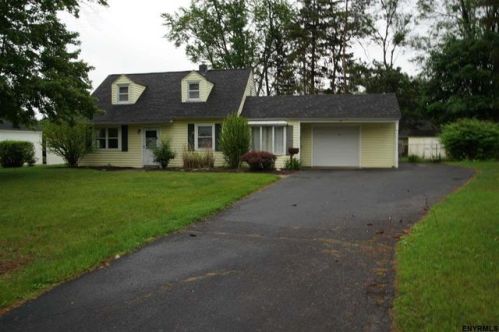 1014 Spry Ln, Schenectady, NY 12303-3669