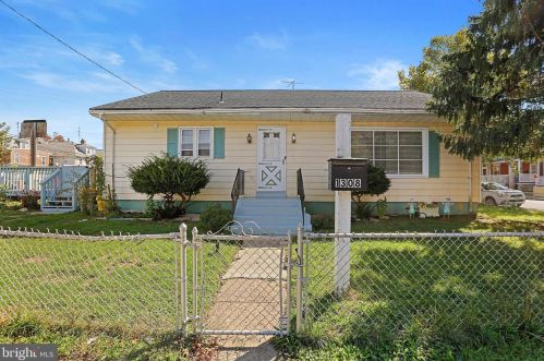 1308 Genesee St, Trenton, NJ 08610-6205