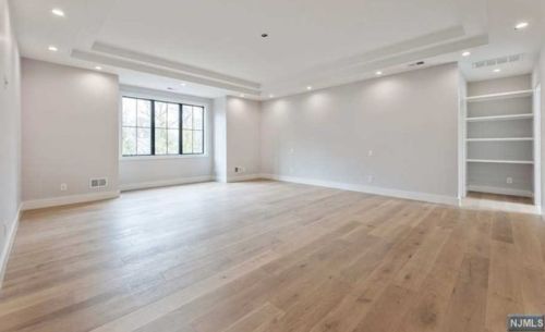 32 Pleasant St, Haworth NJ  07641-1929 exterior