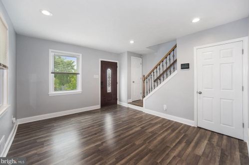 527 45th St, Washington, DC 20019-4776