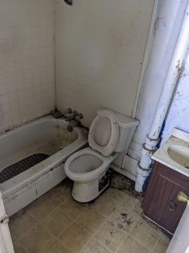 2028 Dyson St, Meskegon MI 49444-1224 exterior