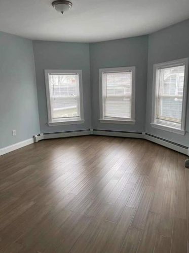 107 Arnold St, Providence RI  02906-3009 exterior