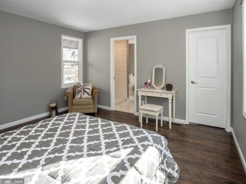 896 6 St, Saint Paul MN 55106-4503 exterior