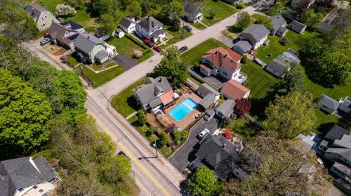 45 Oak St, Dover NH 03820-2845 exterior