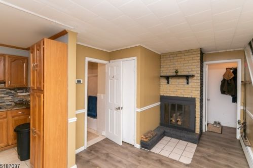 150 Madison Trl, Hopatcong NJ  07843-1519 exterior