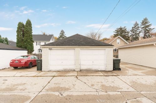 3018 93rd St, Milwaukee WI  53227-3608 exterior