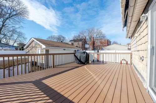 3327 Campbell Dr, Bronx NY 10465-1358 exterior