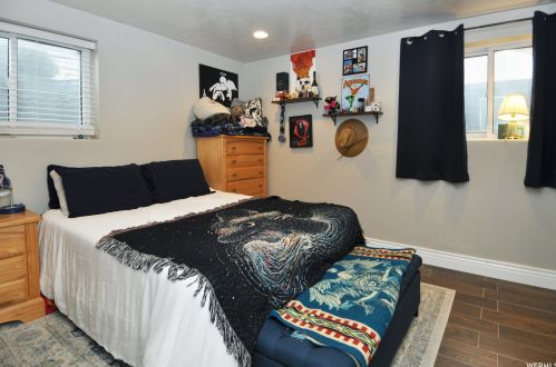 1060 Fallbrook Way, Sandy UT 84094-0719 exterior