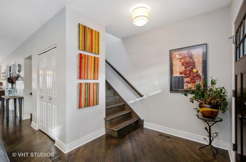 1824 Berwyn Ave, Chicago, IL 60640-1006