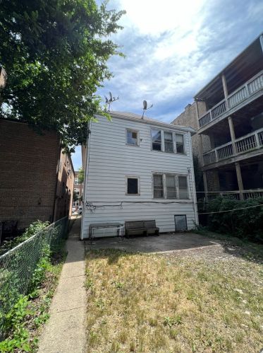 4918 Spaulding Ave, Chicago IL 60624-3330 exterior