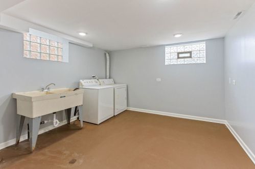 8150 Sacramento, Chicago IL 60655-2302 exterior