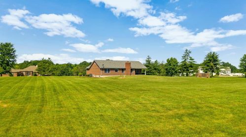 103 Wolf Trl Ct, Defiance MO 63341-1356 exterior