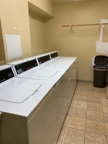 3620 Pine Grove Ave, Chicago IL  60613-4552 exterior