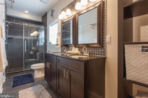 1233 Lawrence St, Philadelphia PA 19140-3348 exterior