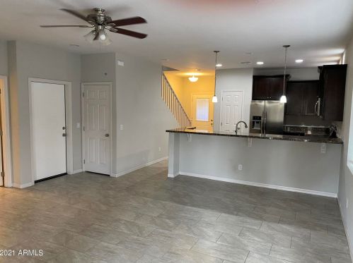 8229 4 Ave, Phoenix AZ 85041-5743 exterior