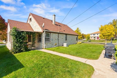 3160 70, Milwaukee WI 53219-4010 exterior