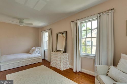 827 Royal St, Alexandria VA  22314-4340 exterior