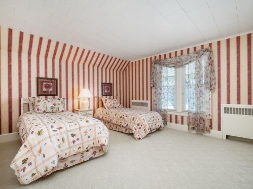 6208 Custer St, Manitowoc WI 54220-9285 exterior