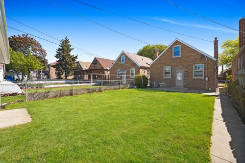 5548 Kilbourn Ave, Chicago IL  60629-4808 exterior