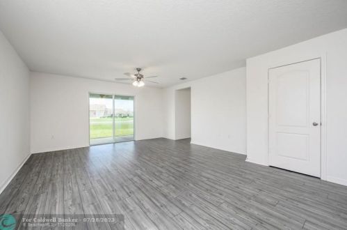 2008 Pruitt St, Fort Pierce FL 34953-5731 exterior