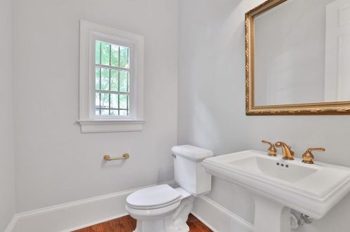 5 Conifer Cir, Atlanta GA 30342-4303 exterior