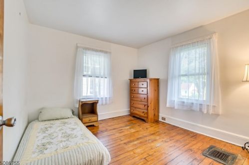 55 Laramie Rd, Plainfield NJ 07060-2951 exterior