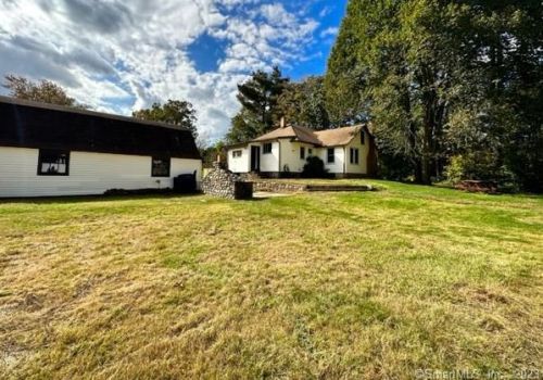 19 Spring St, Seymour, CT 06483-3716