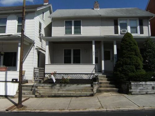 859 Main St, Slatington, PA 18080-1731