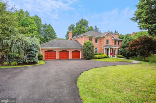 9808 Kentsdale Dr, Rockville, MD 20854-4429