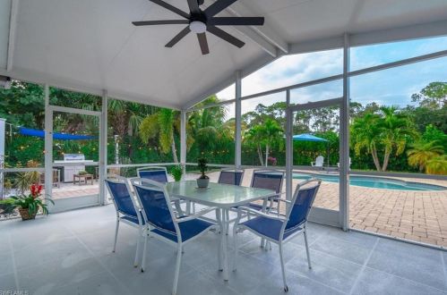 2549 Ter, Naples FL 34104-4322 exterior