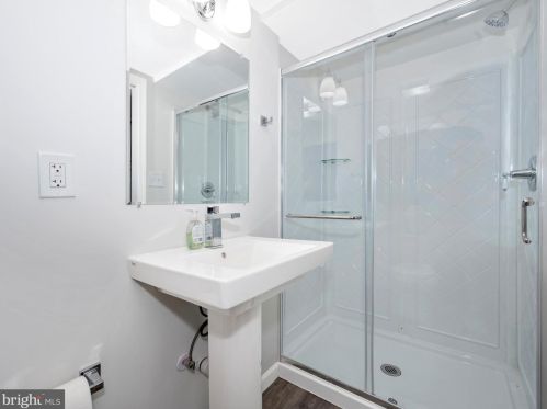 5520 Kansas Ave, Washington DC 20011-7224 exterior